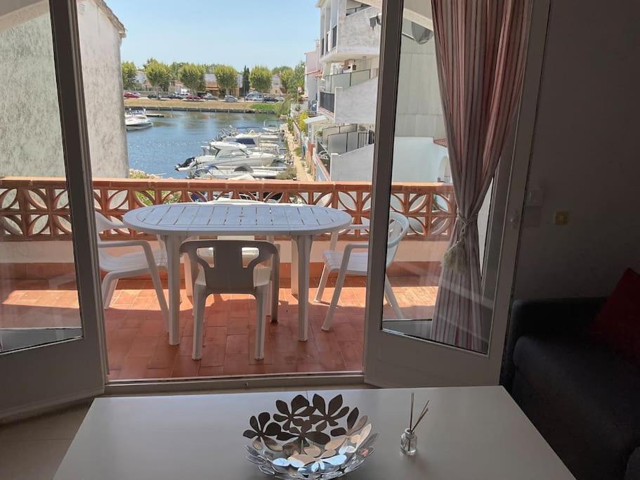 Lindo Apartamento Con Vistas Al Puerto Mistral Емпуриабрава Екстериор снимка